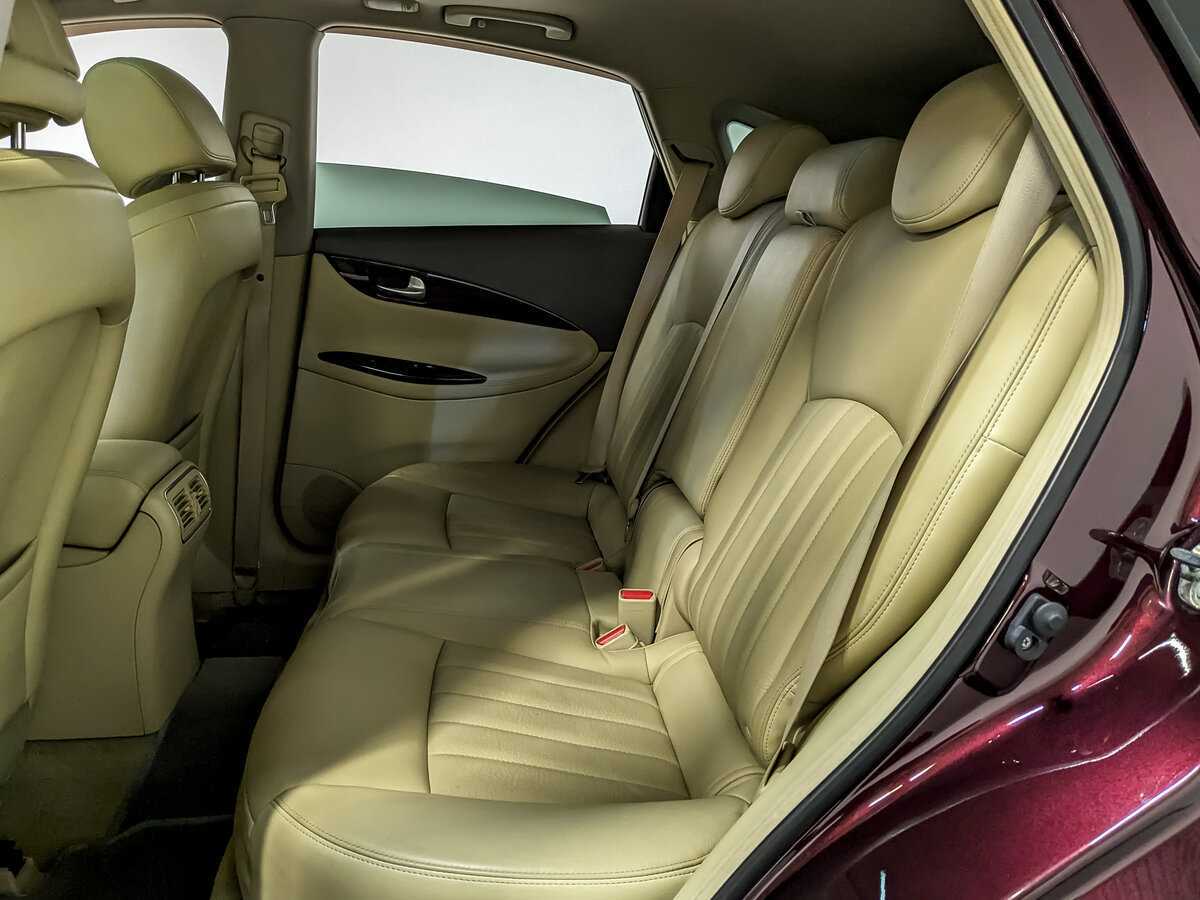 Infiniti QX50 с пробегом — 2015 год. Фото: #11