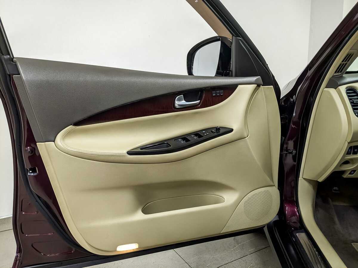 Infiniti QX50 с пробегом — 2015 год. Фото: #19