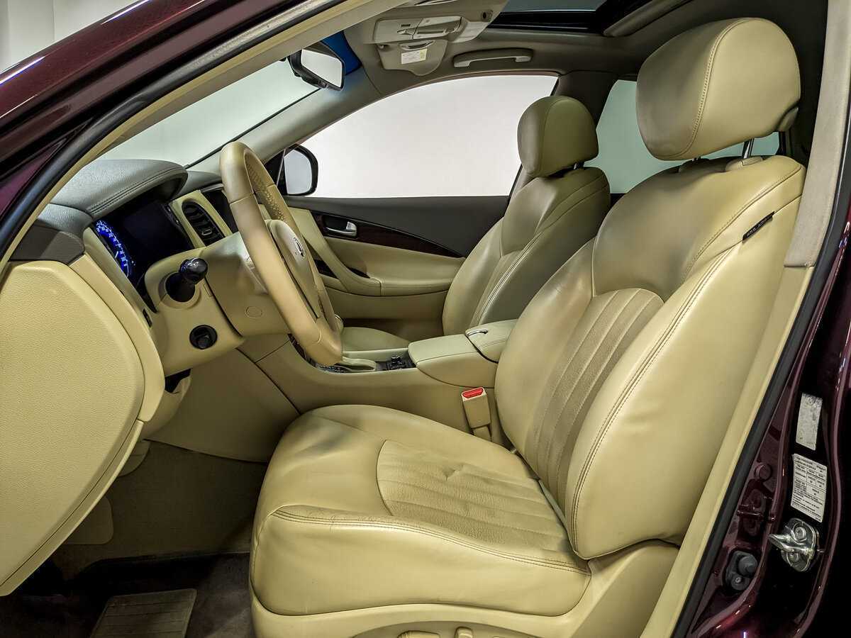 Infiniti QX50 с пробегом — 2015 год. Фото: #20