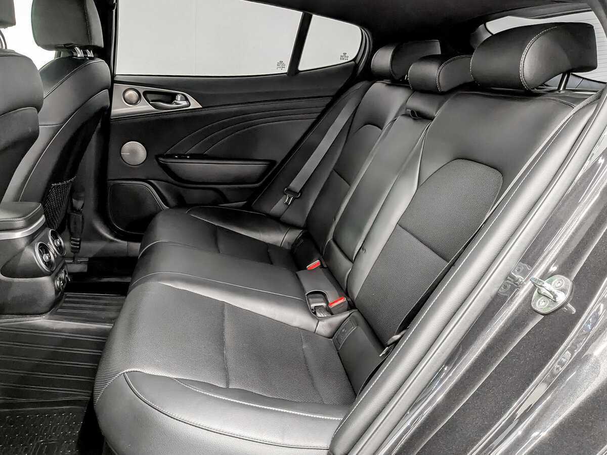 Kia Stinger с пробегом — 2021 год. Фото: #11