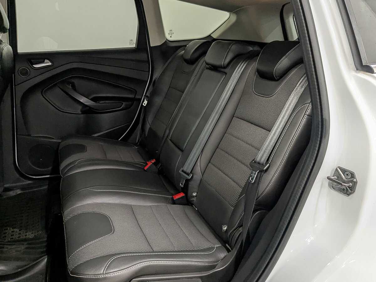 Ford Kuga с пробегом — 2014 год. Фото: #15