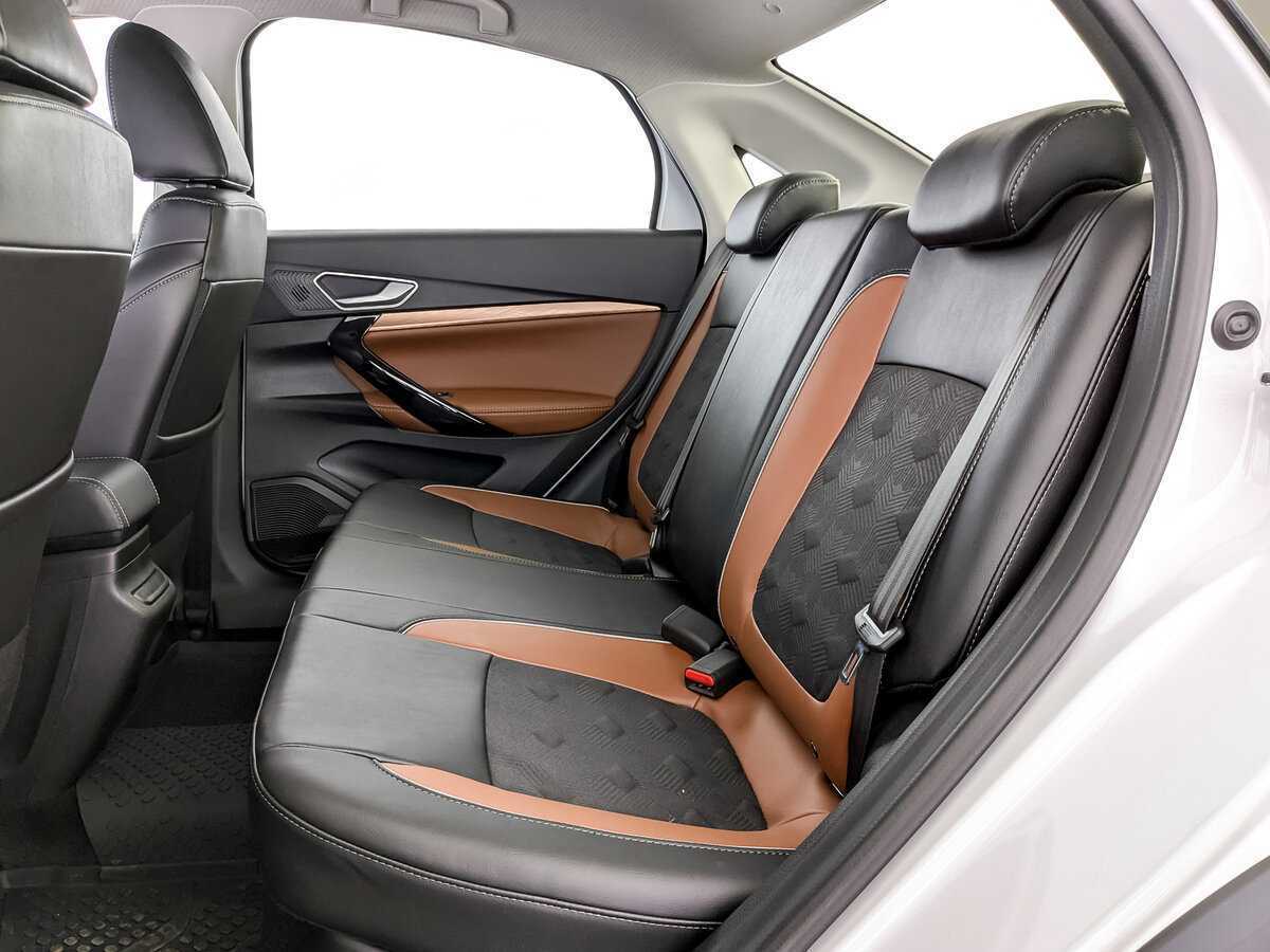 Lada (ВАЗ) Vesta с пробегом — 2024 год. Фото: #11