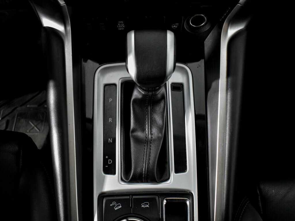Mitsubishi Pajero Sport с пробегом — 2019 год. Фото: #8