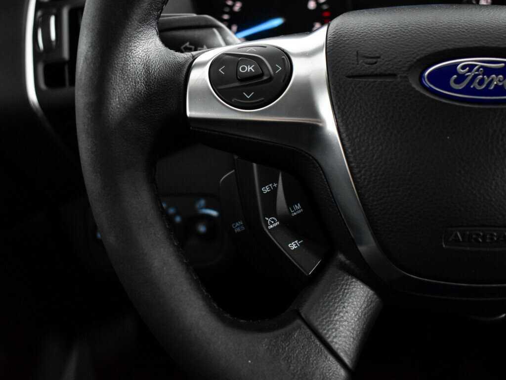 Ford Kuga с пробегом — 2013 год. Фото: #17