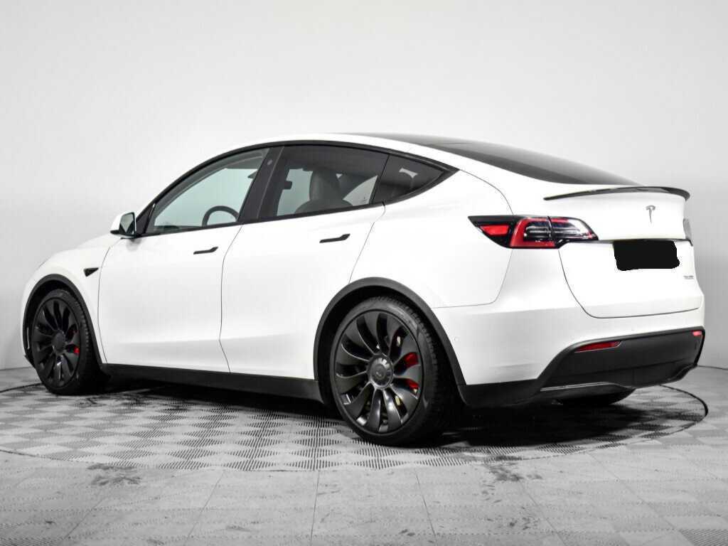 Tesla Model Y с пробегом — 2022 год. Фото: #5