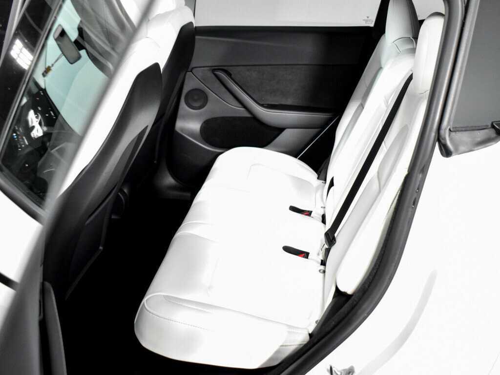 Tesla Model Y с пробегом — 2022 год. Фото: #6