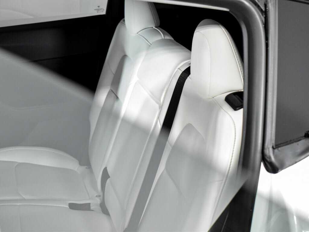 Tesla Model Y с пробегом — 2022 год. Фото: #7