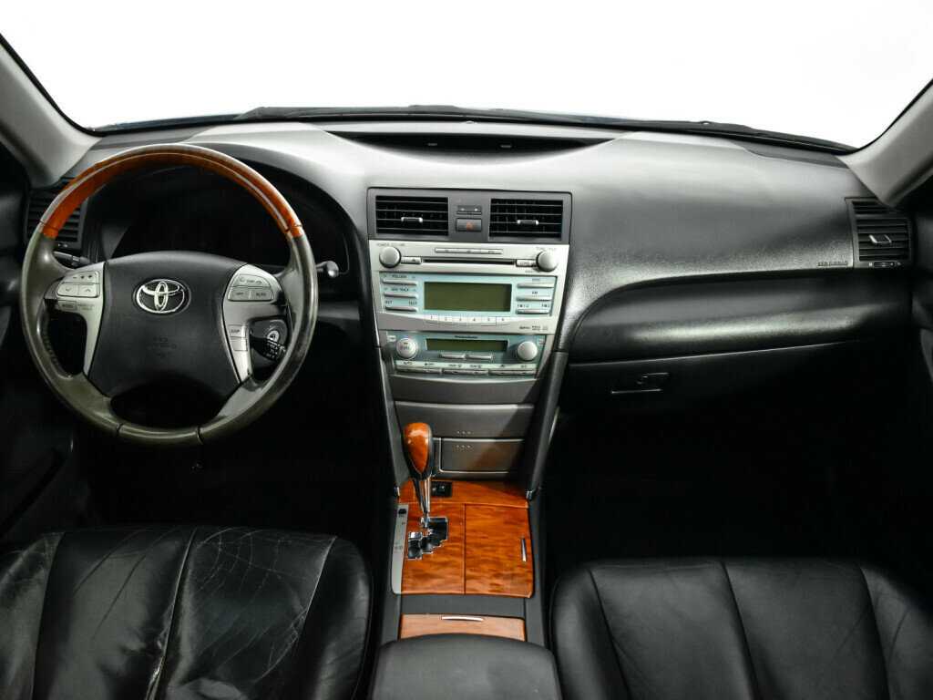 Toyota Camry с пробегом — 2008 год. Фото: #11
