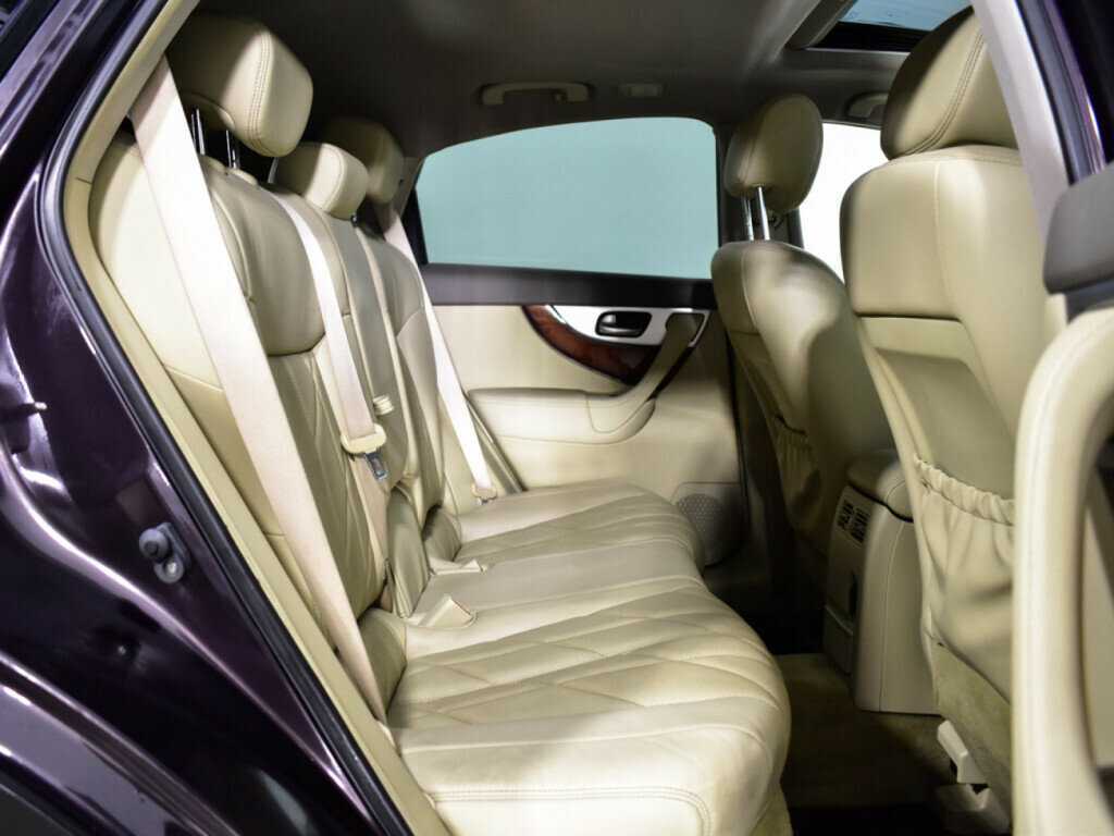 Infiniti FX с пробегом — 2011 год. Фото: #9