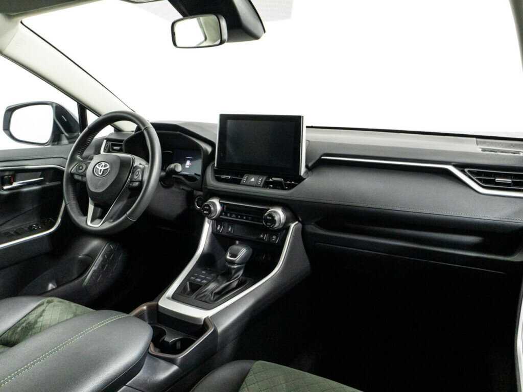 Toyota RAV4 с пробегом — 2022 год. Фото: #8