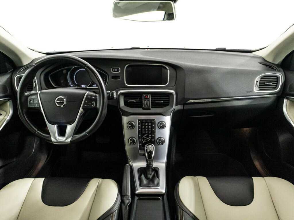 Volvo V40 Cross Country с пробегом — 2019 год. Фото: #12