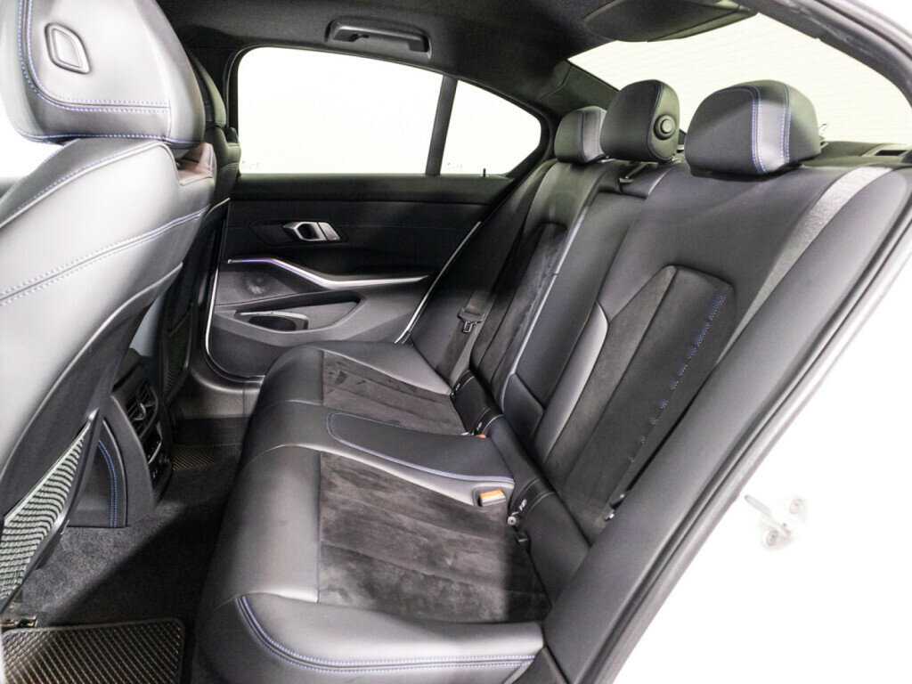 BMW 3 серии с пробегом — 2020 год. Фото: #9