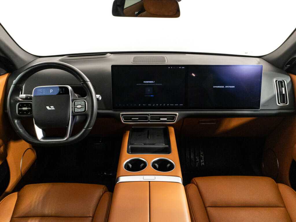 LiXiang L7 с пробегом — 2023 год. Фото: #9