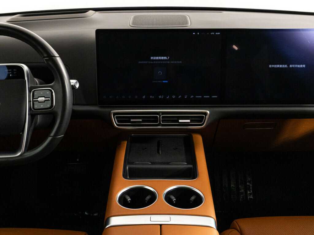 LiXiang L7 с пробегом — 2023 год. Фото: #10