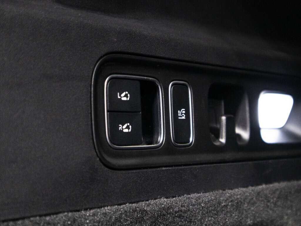 LiXiang L7 с пробегом — 2023 год. Фото: #12