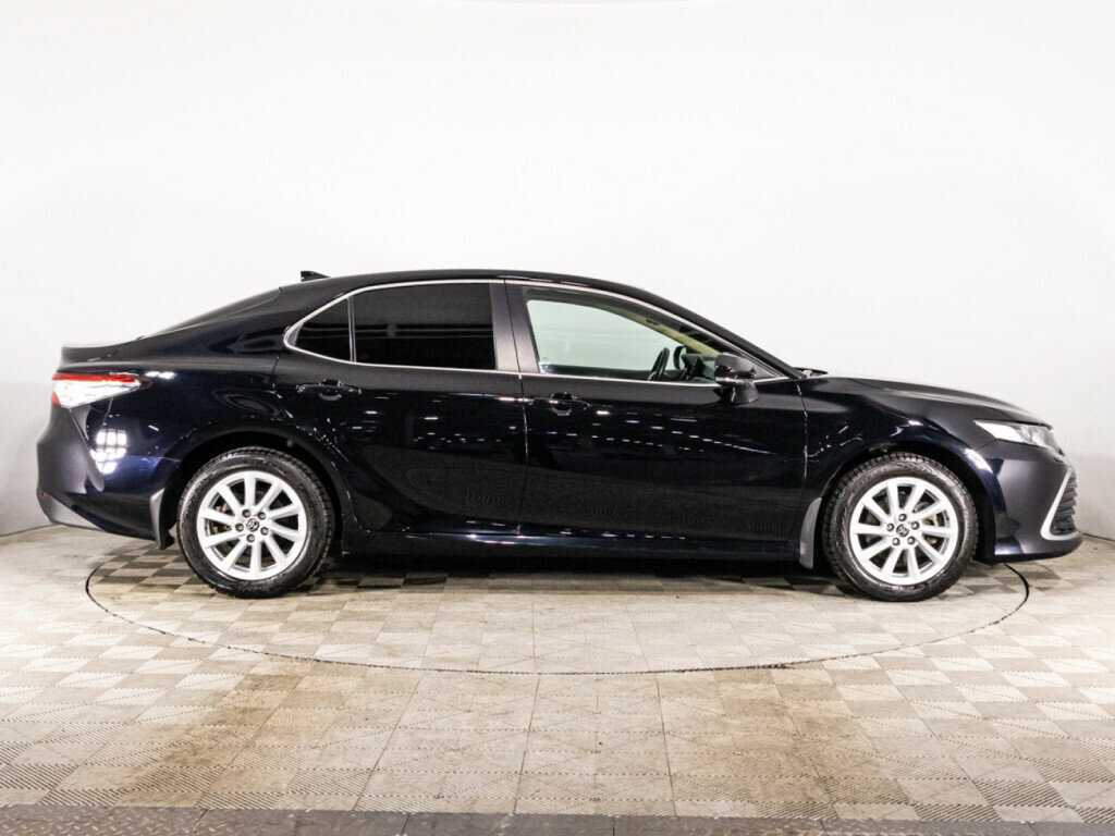Toyota Camry с пробегом — 2021 год. Фото: #3