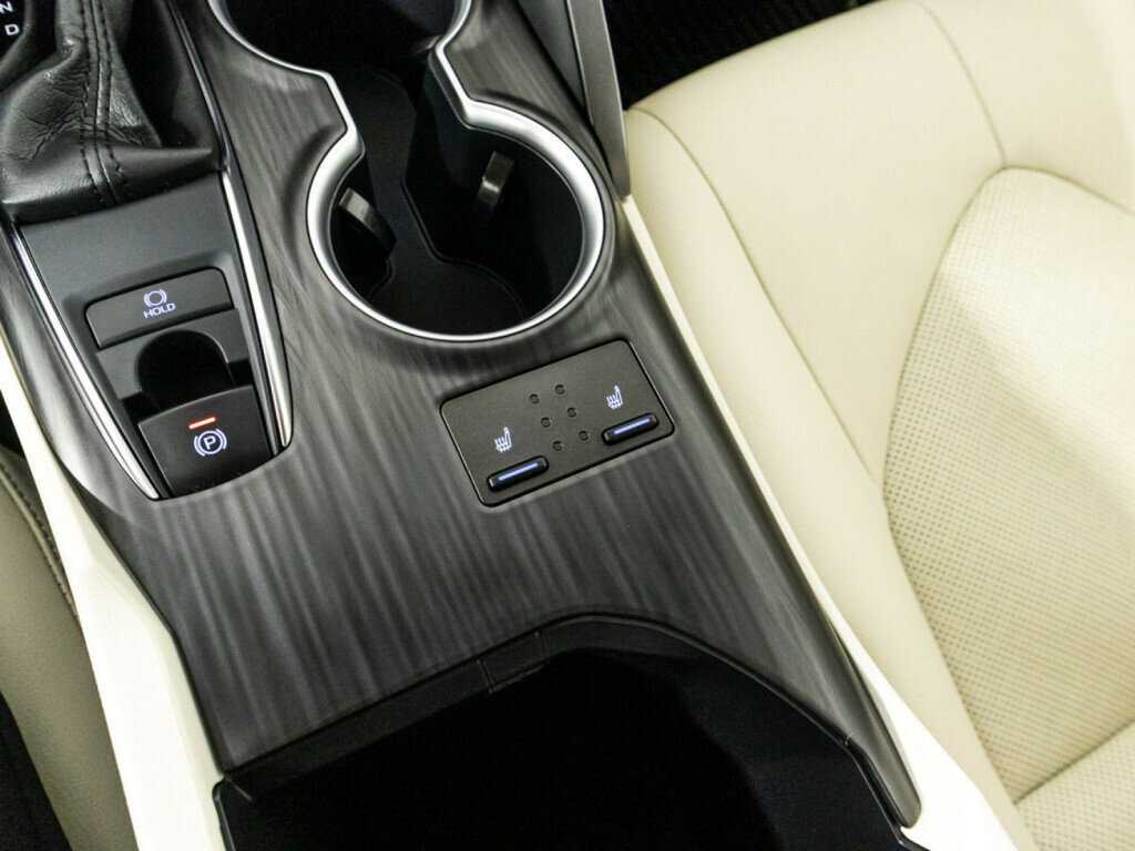 Toyota Camry с пробегом — 2021 год. Фото: #17