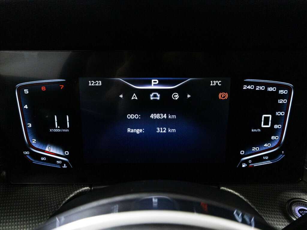 Hongqi H5 с пробегом — 2023 год. Фото: #11