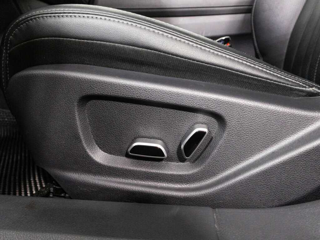 Hongqi H5 с пробегом — 2023 год. Фото: #15