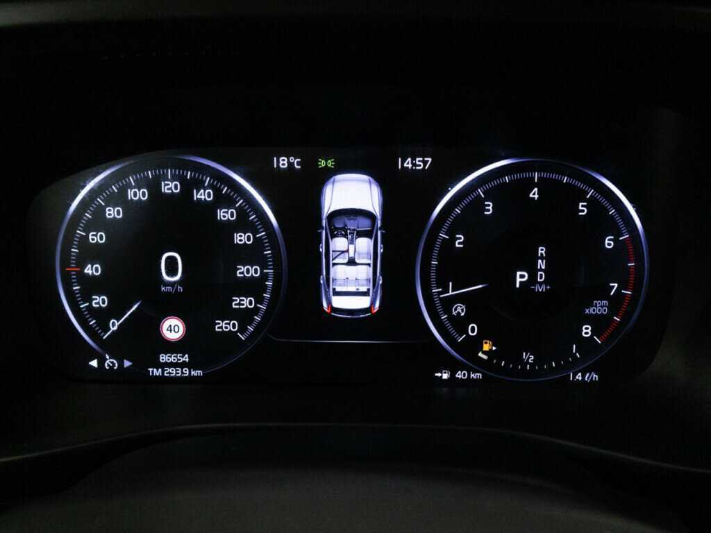 Volvo XC40 с пробегом — 2021 год. Фото: #11