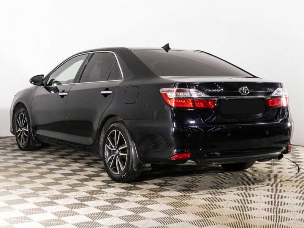 Toyota Camry с пробегом — 2017 год. Фото: #6