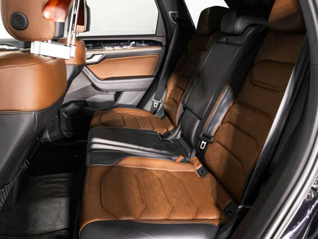 Volkswagen Touareg с пробегом — 2019 год. Фото: #9
