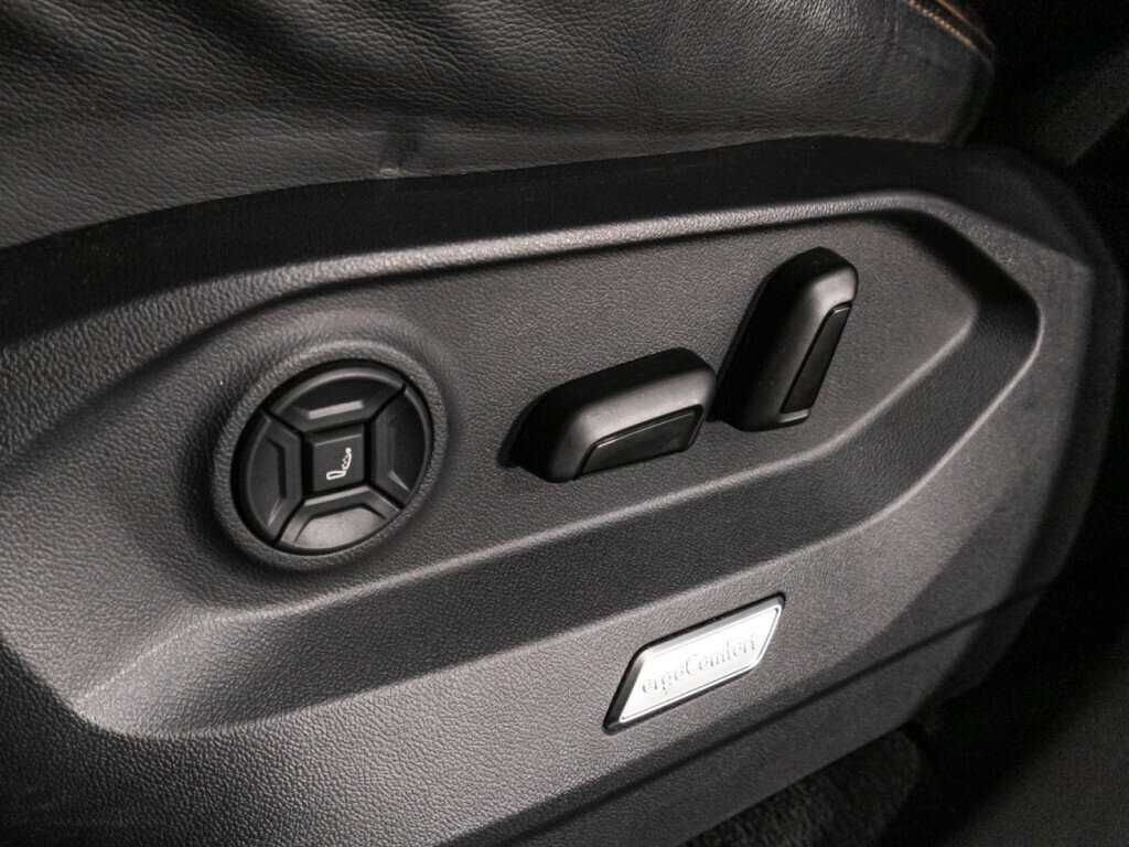 Volkswagen Touareg с пробегом — 2019 год. Фото: #15