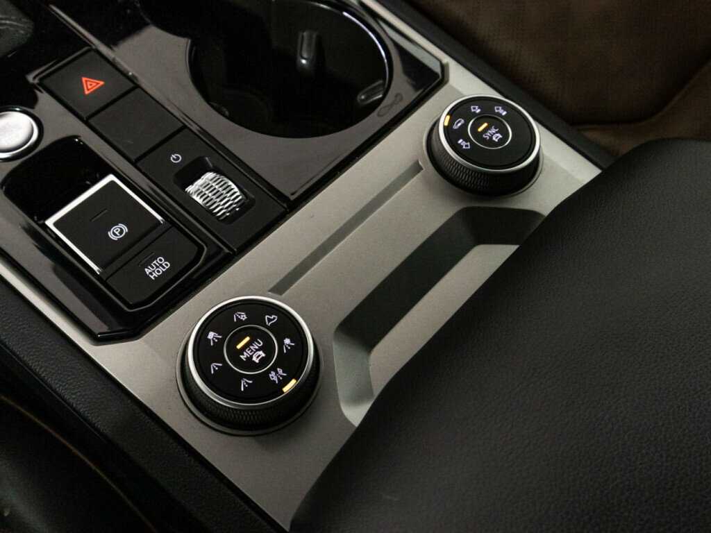 Volkswagen Touareg с пробегом — 2019 год. Фото: #19