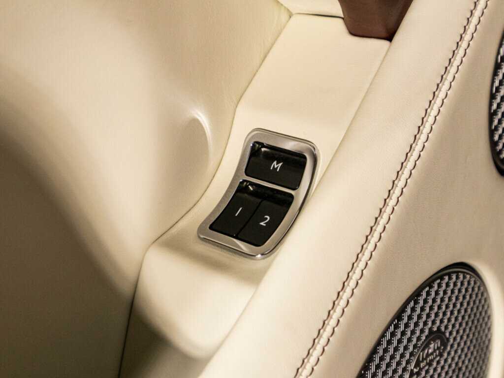 Bentley Bentayga с пробегом — 2020 год. Фото: #20