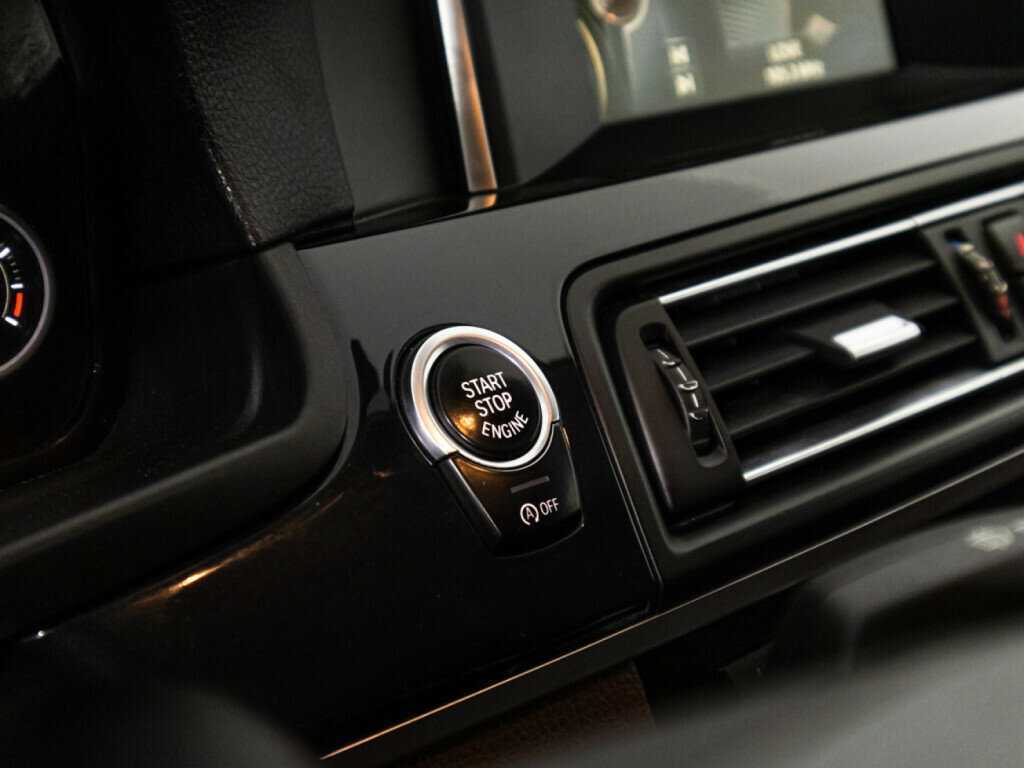 BMW 5 серии с пробегом — 2015 год. Фото: #16