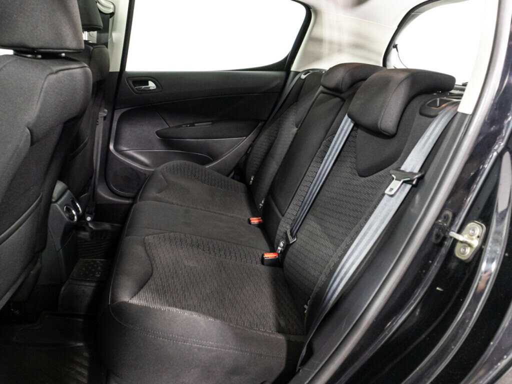 Peugeot 308 с пробегом — 2012 год. Фото: #9