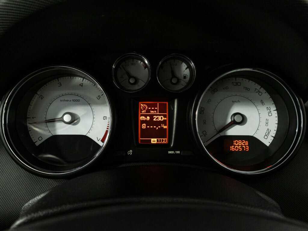 Peugeot 308 с пробегом — 2012 год. Фото: #11