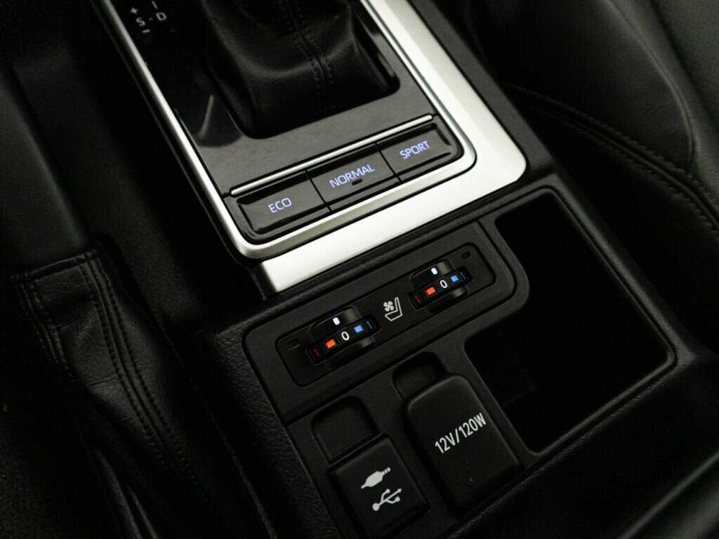 Toyota Land Cruiser Prado с пробегом — 2018 год. Фото: #16