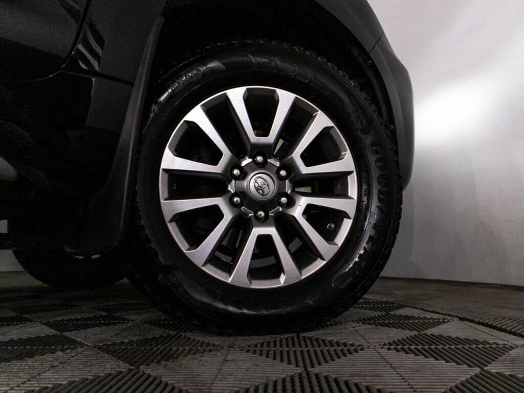 Toyota Land Cruiser Prado с пробегом — 2018 год. Фото: #23