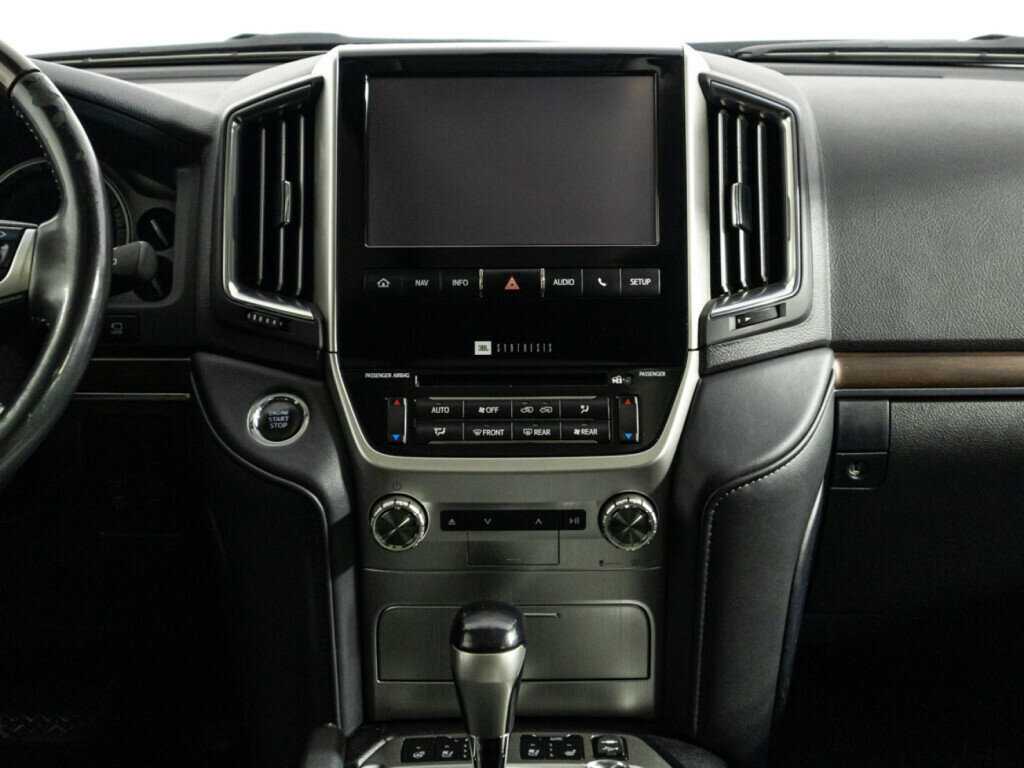 Toyota Land Cruiser с пробегом — 2016 год. Фото: #13