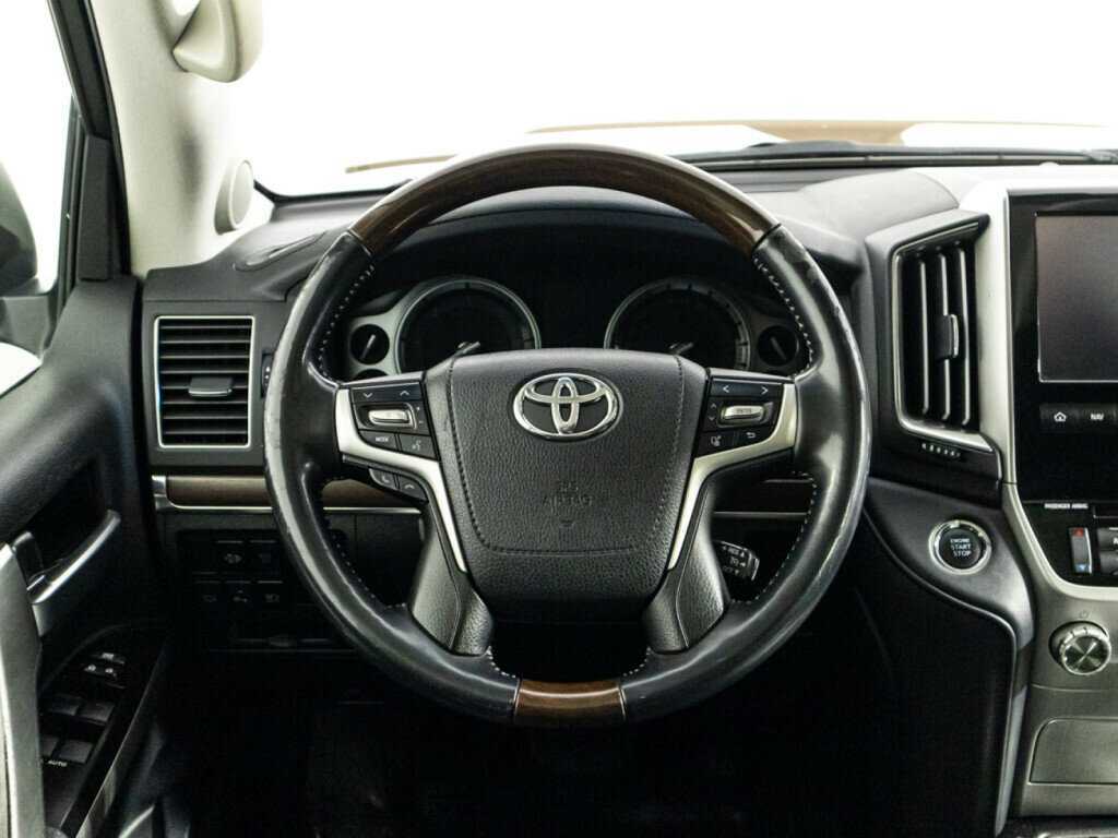 Toyota Land Cruiser с пробегом — 2016 год. Фото: #20