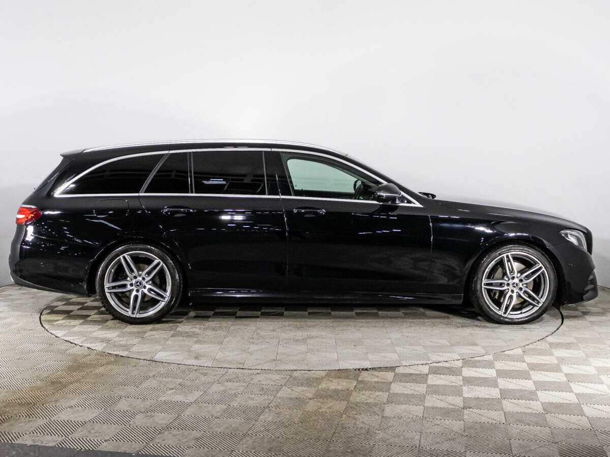 Mercedes-Benz E-Класс с пробегом — 2017 год. Фото: #3