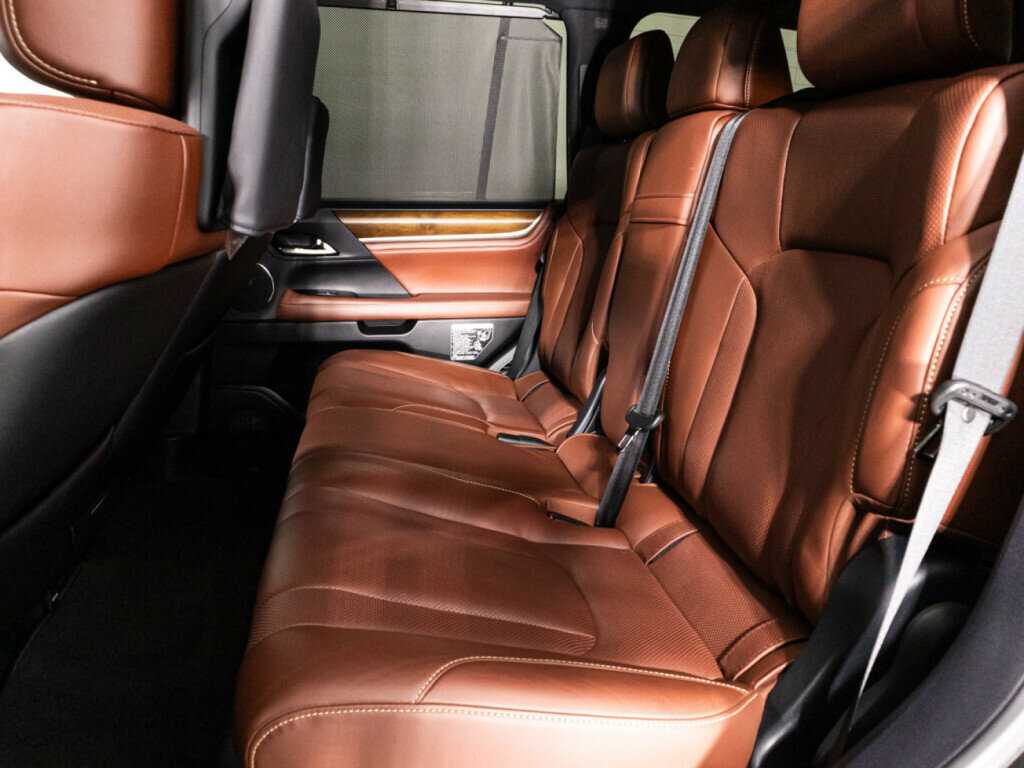 Lexus LX с пробегом — 2018 год. Фото: #9