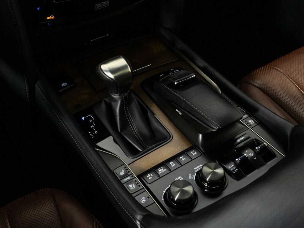 Lexus LX с пробегом — 2018 год. Фото: #17