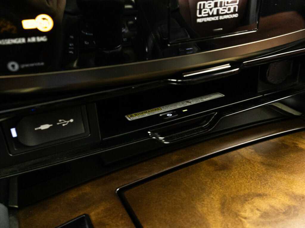 Lexus LX с пробегом — 2018 год. Фото: #24