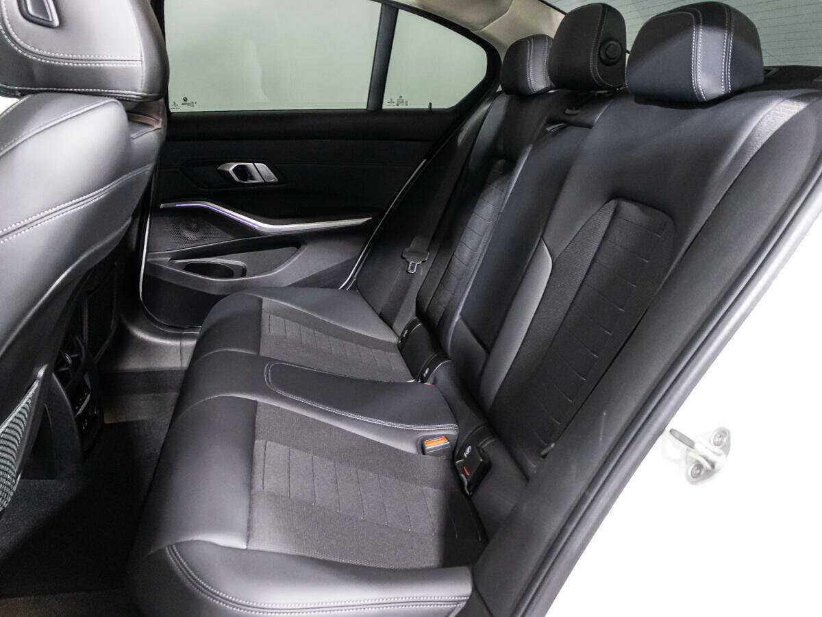 BMW 3 серии с пробегом — 2020 год. Фото: #9