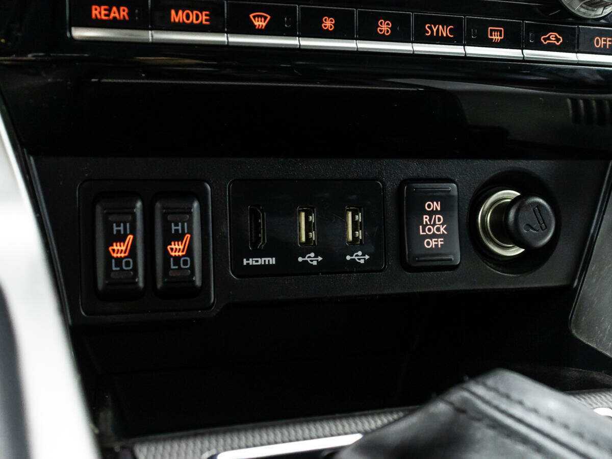 Mitsubishi Pajero Sport с пробегом — 2021 год. Фото: #15