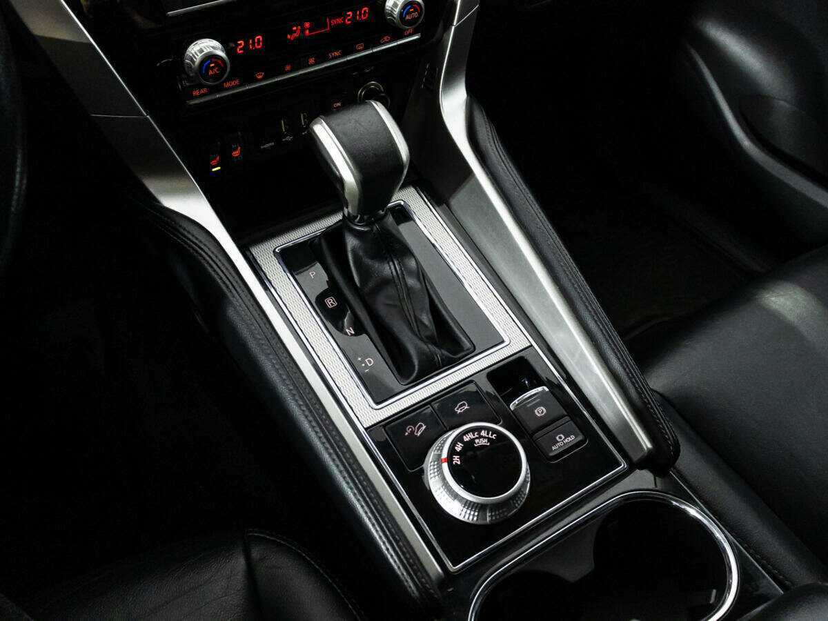 Mitsubishi Pajero Sport с пробегом — 2021 год. Фото: #17