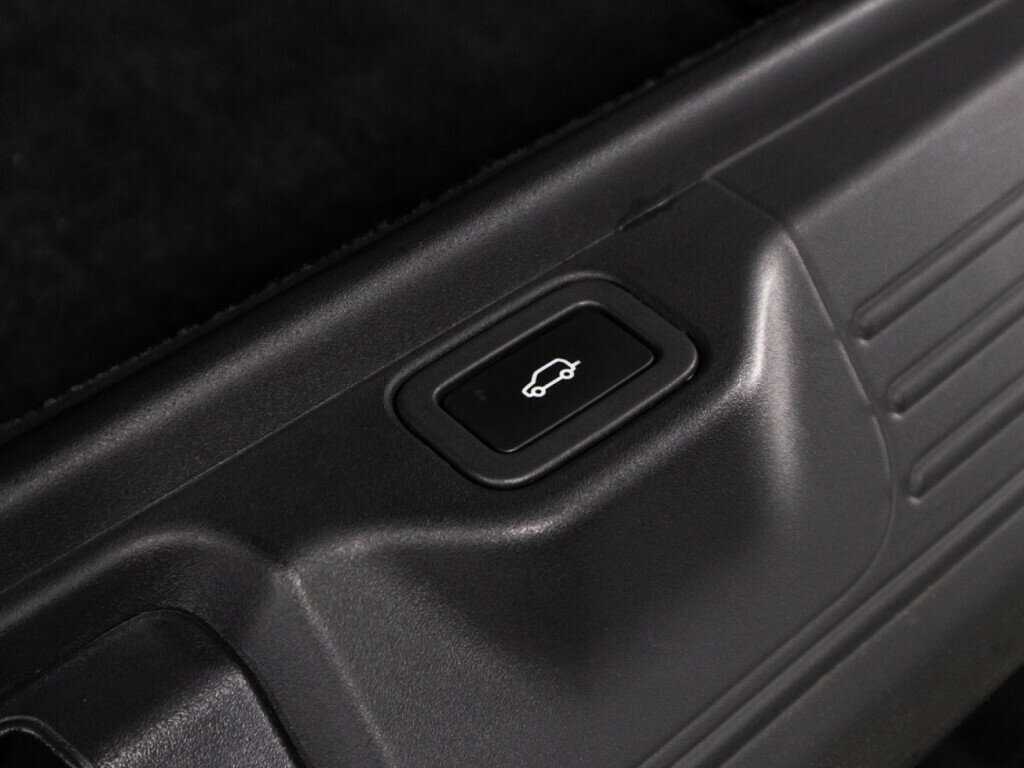 Land Rover Range Rover с пробегом — 2019 год. Фото: #16