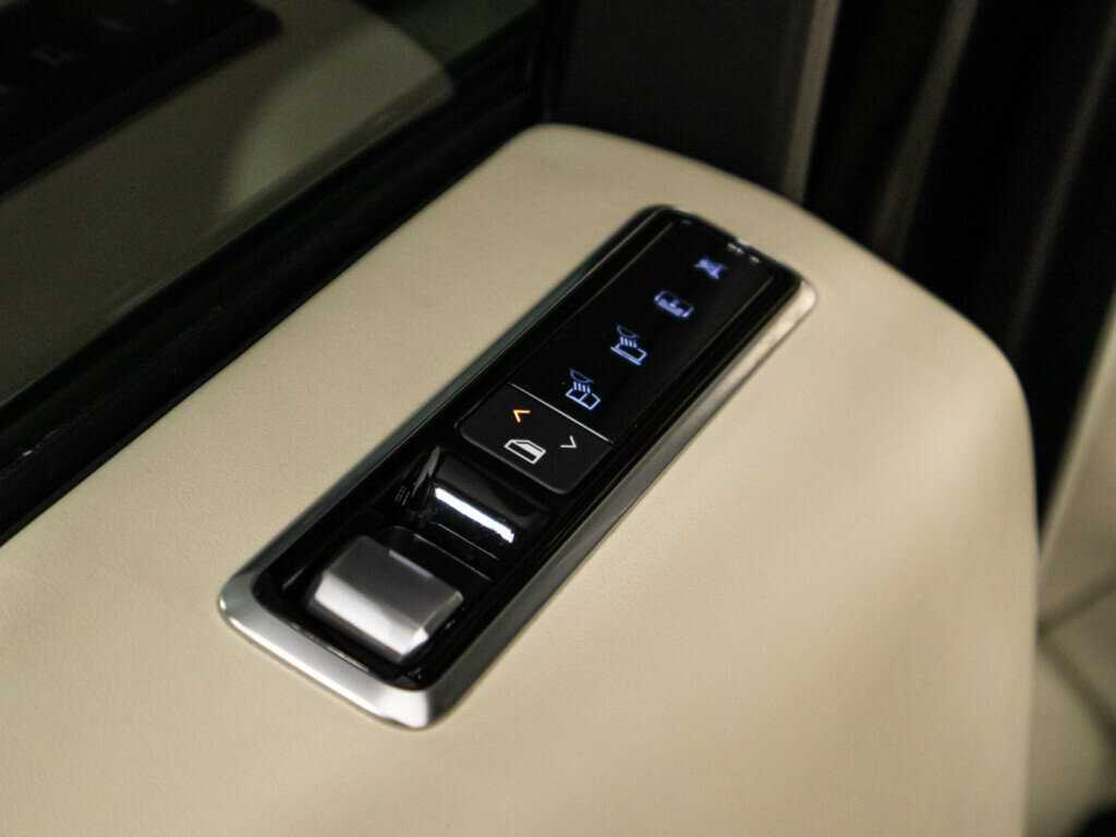 Land Rover Range Rover с пробегом — 2019 год. Фото: #21