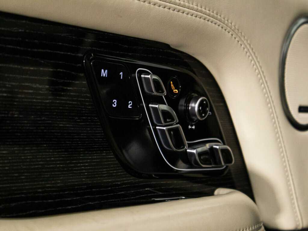 Land Rover Range Rover с пробегом — 2019 год. Фото: #32