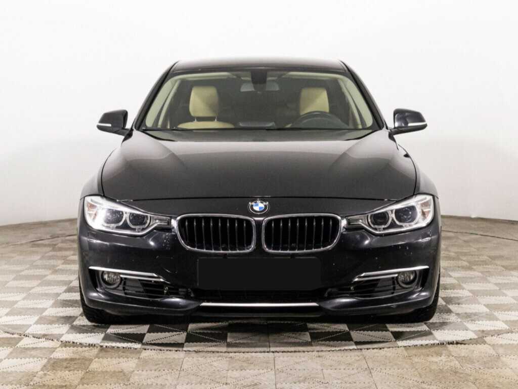 BMW 3 серии с пробегом — 2012 год. Фото: #1