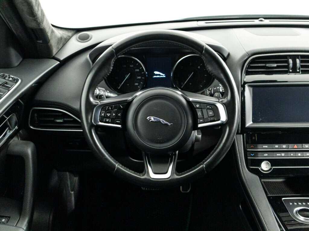 Jaguar F-Pace с пробегом — 2019 год. Фото: #18