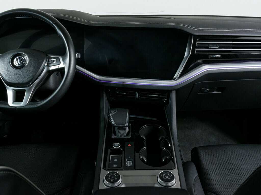 Volkswagen Touareg с пробегом — 2019 год. Фото: #12