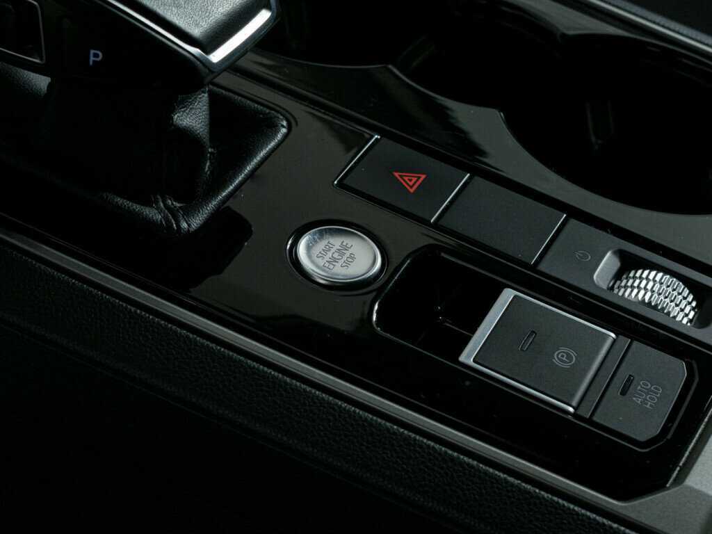 Volkswagen Touareg с пробегом — 2019 год. Фото: #16